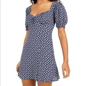 NWT Sequin Hearts Printed puff sleeve dress